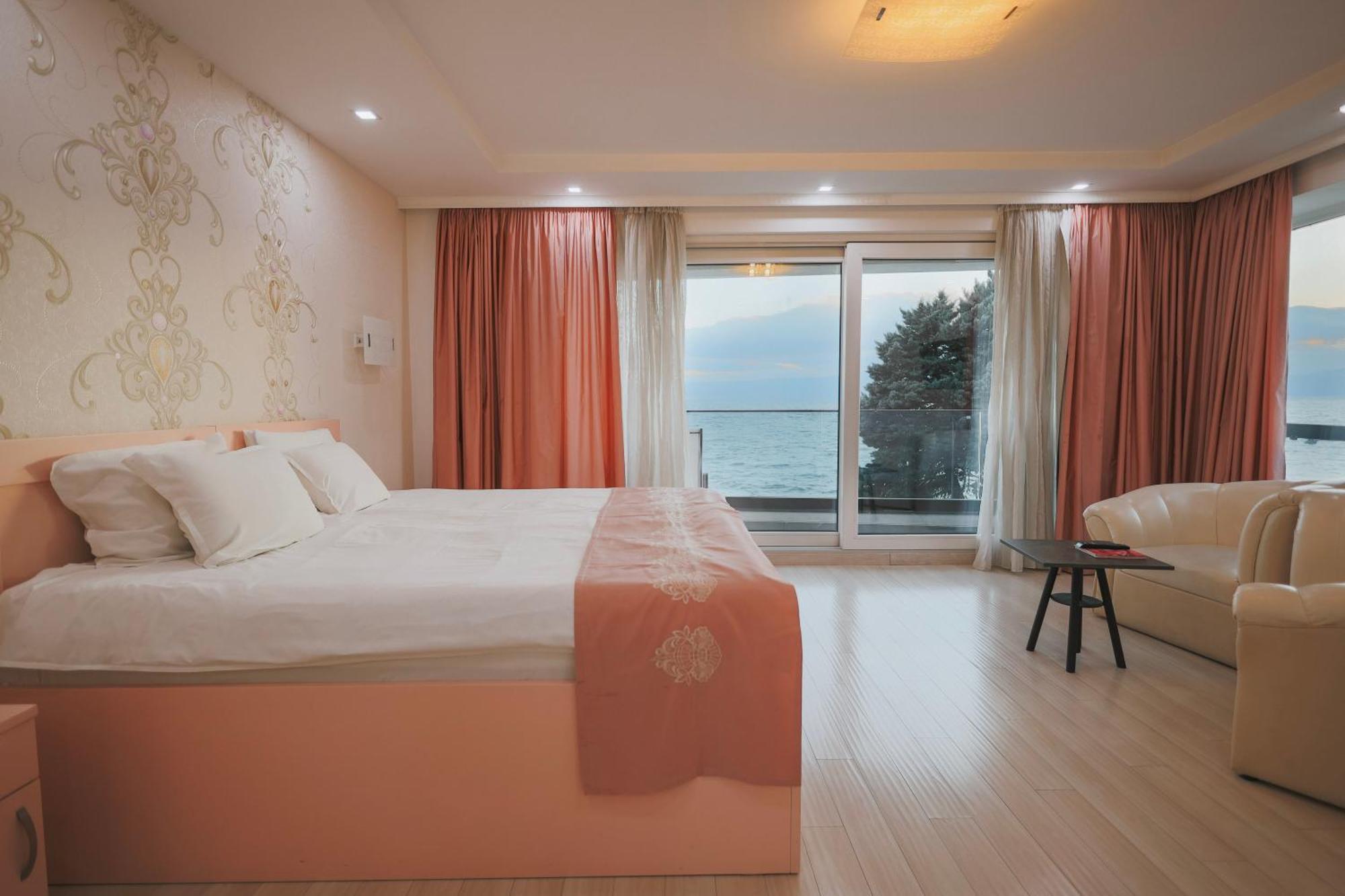 Mr.I Boutique Hotel & Bar オフリド エクステリア 写真